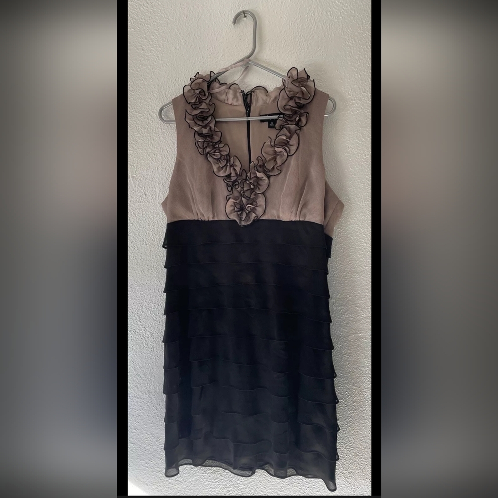 S.L. Fashions Cream and Black Sheath Dress with Ruffled Tiers. Size 10